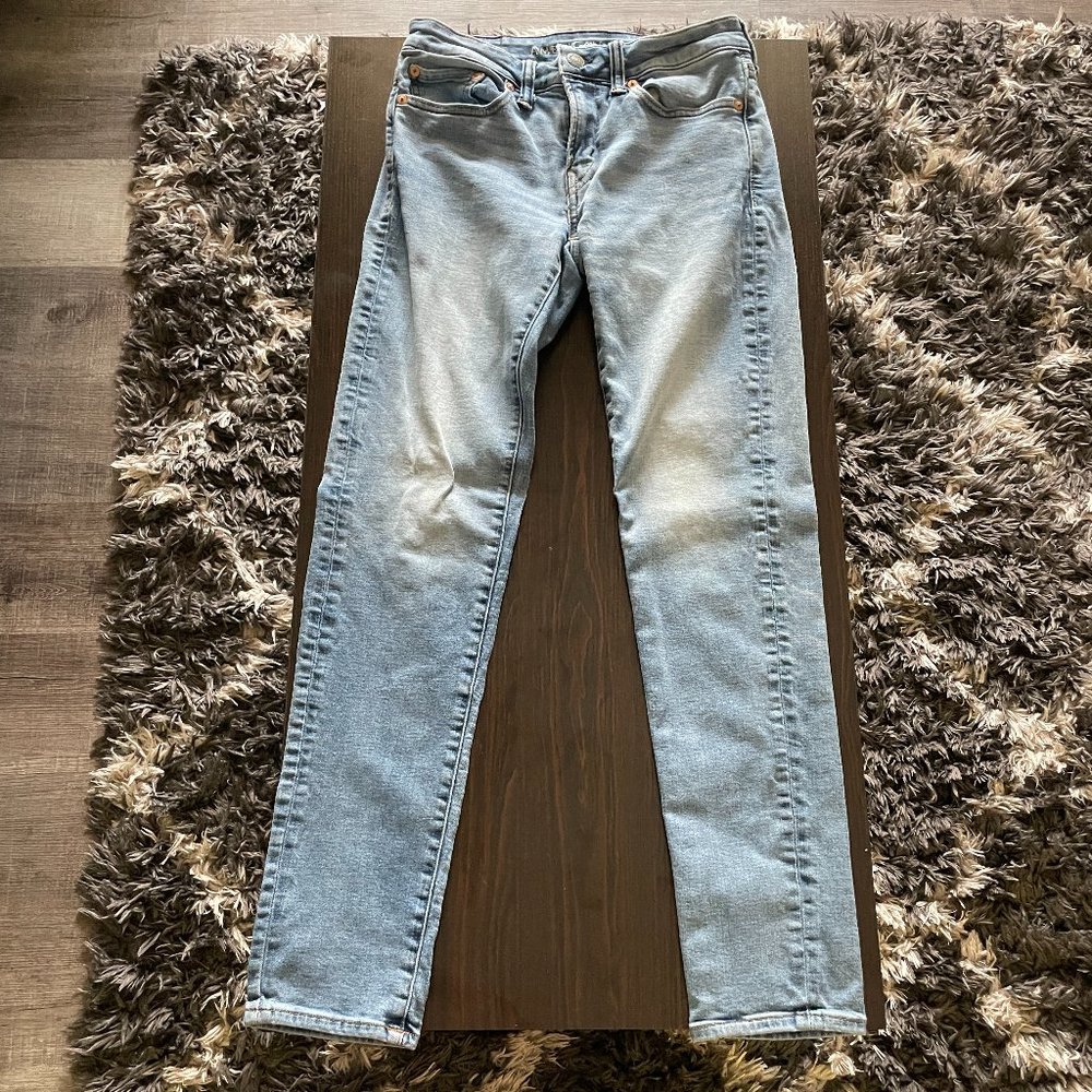 American Eagle Light Wash Stretch Skinny Jeans (28x32)